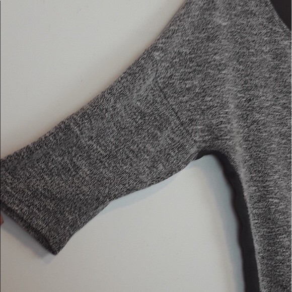 Buckle Red by BKE Gray Top with Cross Over Draped Sheer Open Back in Size Small - Picture 8 of 11